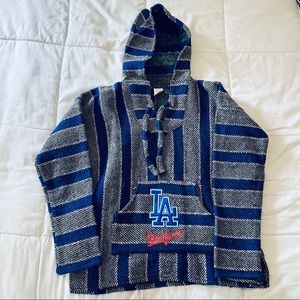 Los Ángeles Dodgers Baja Sweater Hoodie Poncho